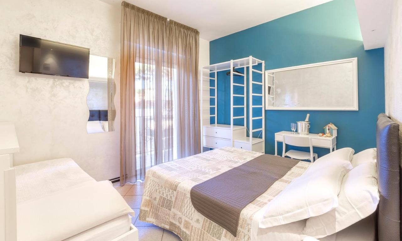 Hotel La Nidiola Риччоне Экстерьер фото